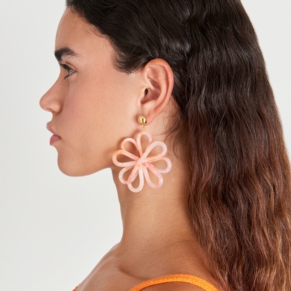 Cult Gaia Acrylic Blossom Flower Azalea Earrings Pink NWT - Picture 3 of 17
